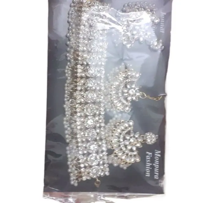 Picture of Gorgeaus Necklace with Earrings and Tickli