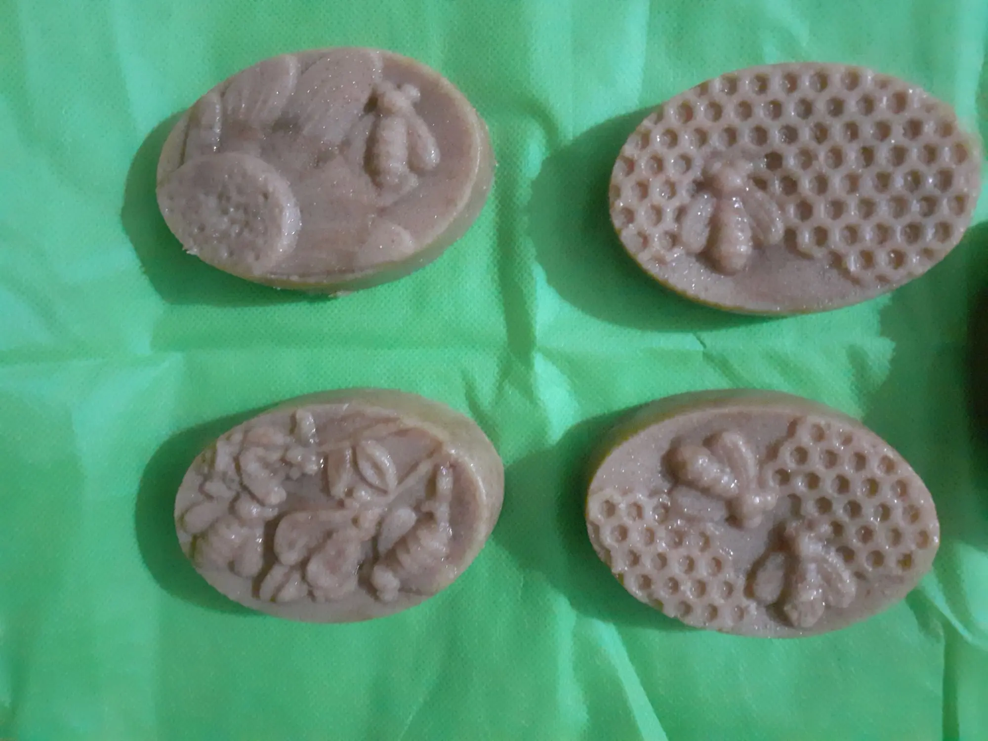 Picture of Handmade Chondon and Honey Soap Bar - 100 grm (1 piece)