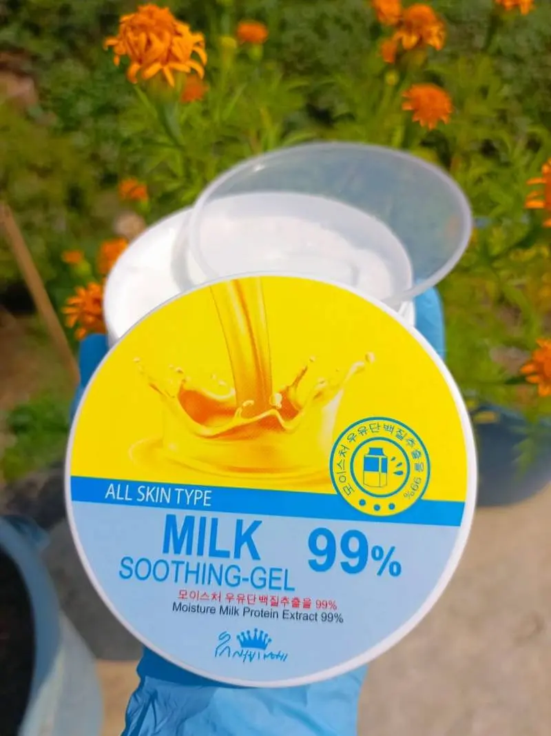 Picture of 99 % Milk Soothing Gel (300 ml) for all types of skins