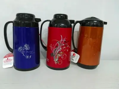 Picture of 1 liter metallic body vacuum push flask mixed color