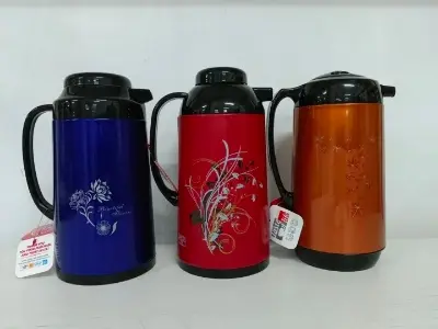 Picture of 1 liter metallic body vacuum push flask mixed color