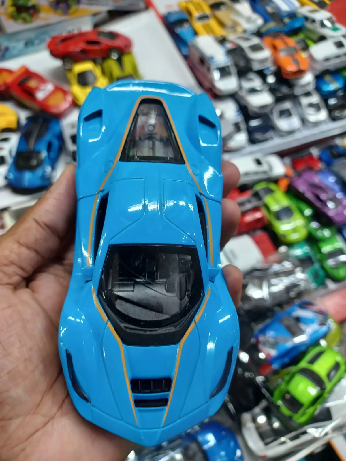 Picture of 1:32 Ferrari supercar, alloy die-casting car model, sound and light, door opening pull-back car toy, collection of birthday gifts