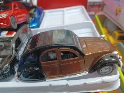 Picture of Corgi Citroen 2CV Charleston Maroon