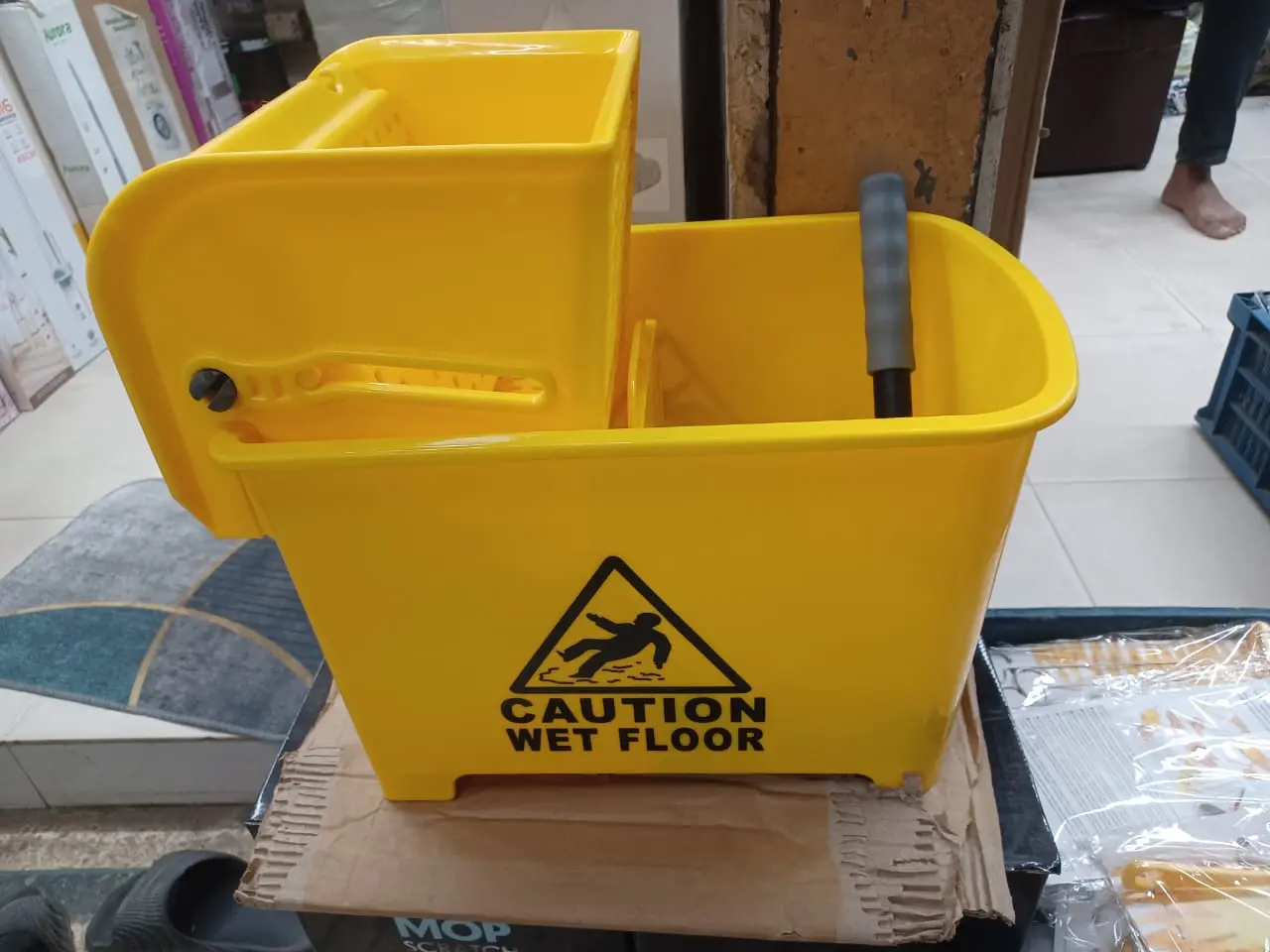Picture of Mop Wringer Squeegee Bucket 20 Litar(Yellow)
