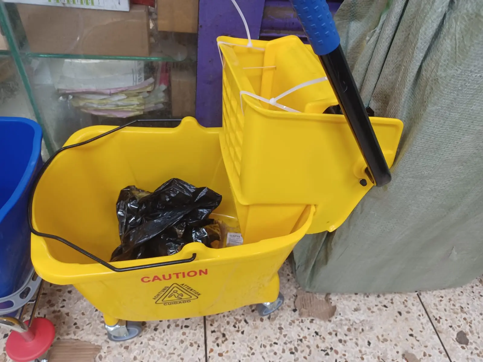 Picture of Simpli-Magic 79358 Commercial Mop Bucket with Side Press Wringer, 32LITER Yellow