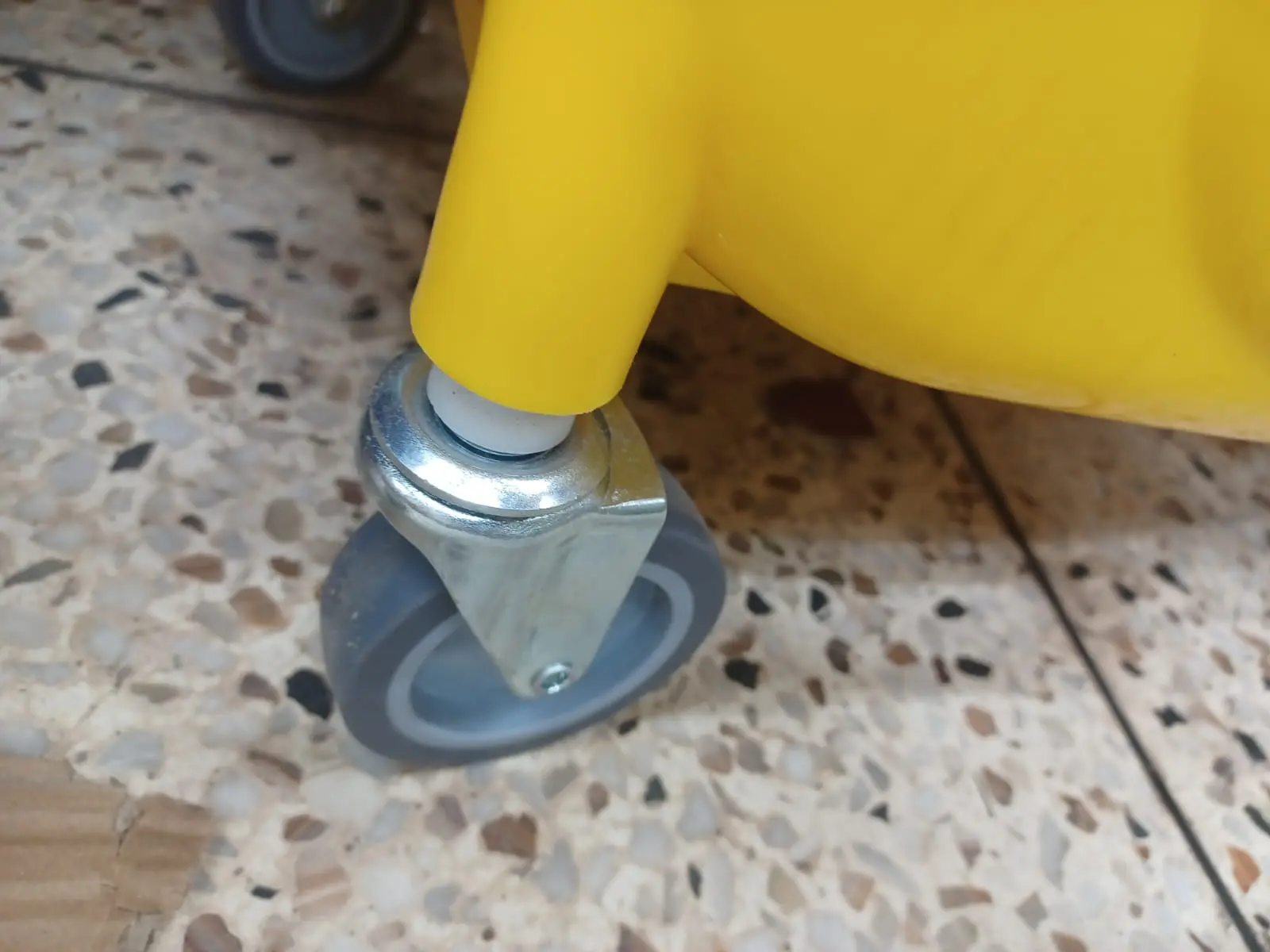 Picture of Simpli-Magic 79358 Commercial Mop Bucket with Side Press Wringer, 32LITER Yellow