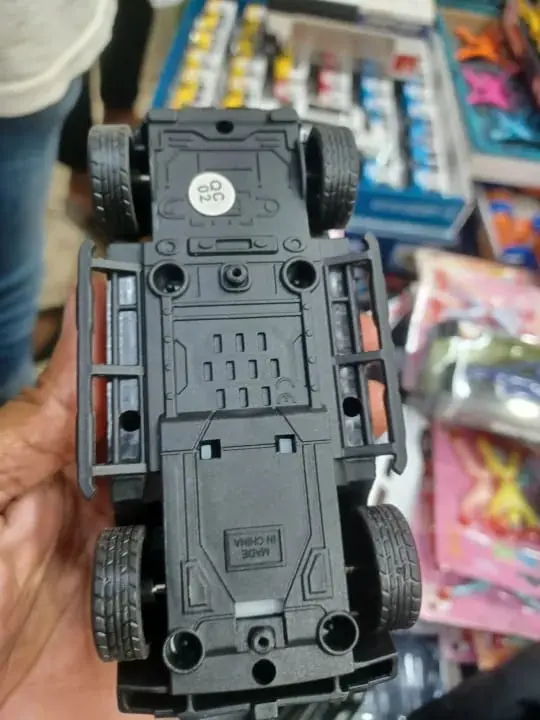 Picture of 1:32 Scale Hummer Scaled Model Metal Pull Back Die Cast with Light & Sound - White