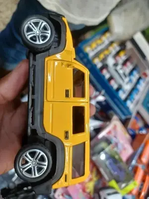 Picture of 1:32 Scale Hummer Scaled Model Metal Pull Back Die Cast with Light & Sound - Yellow(Yellow)