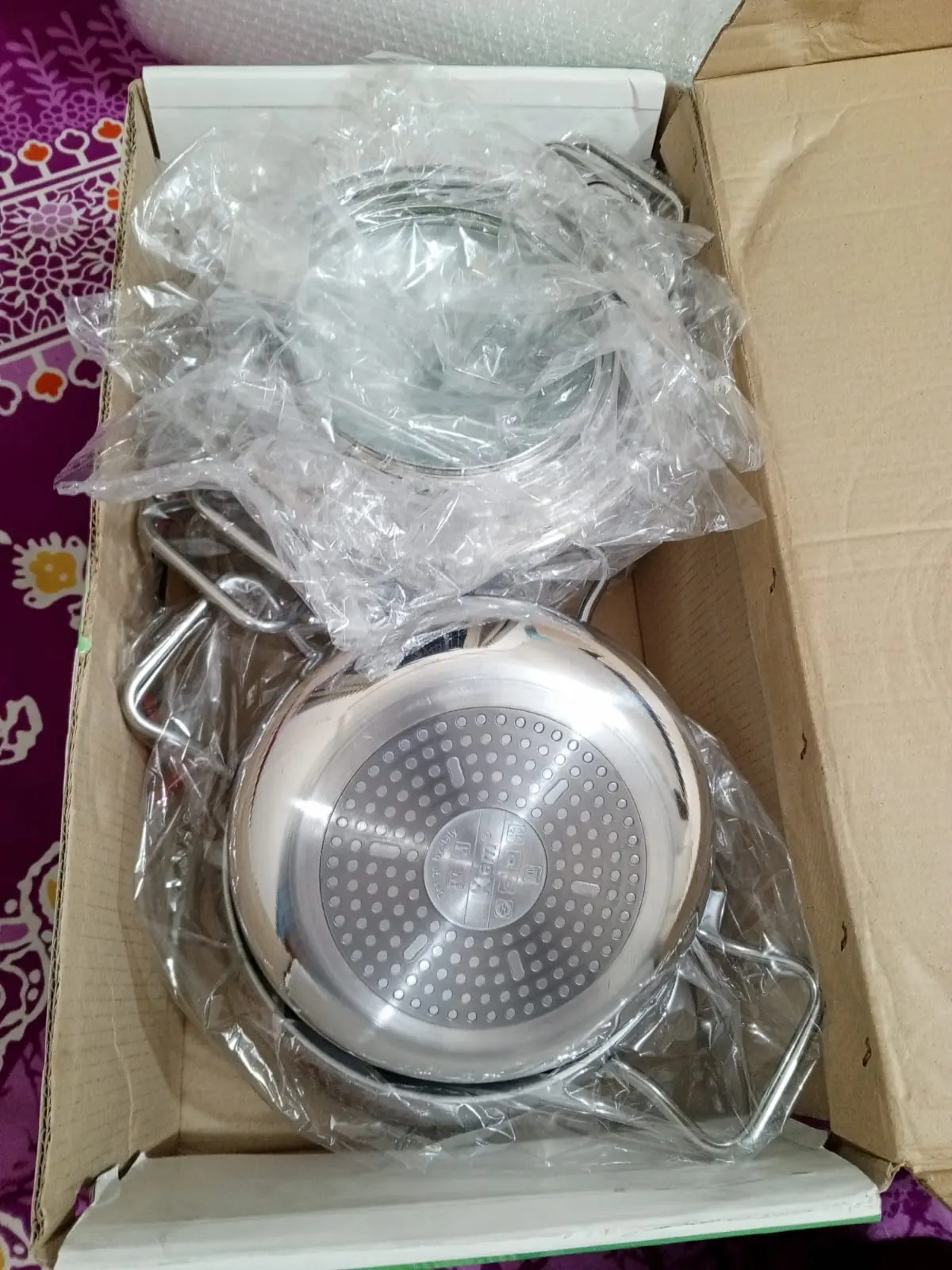 Picture of Belly Shape Saucepan Cook Wear Set 16 cm Saucepan, 18 Cm Saucepan, 20 Cm Saucepan, 24 Cm Saucepan, 26 Cm saucepan.( Induction buttom)