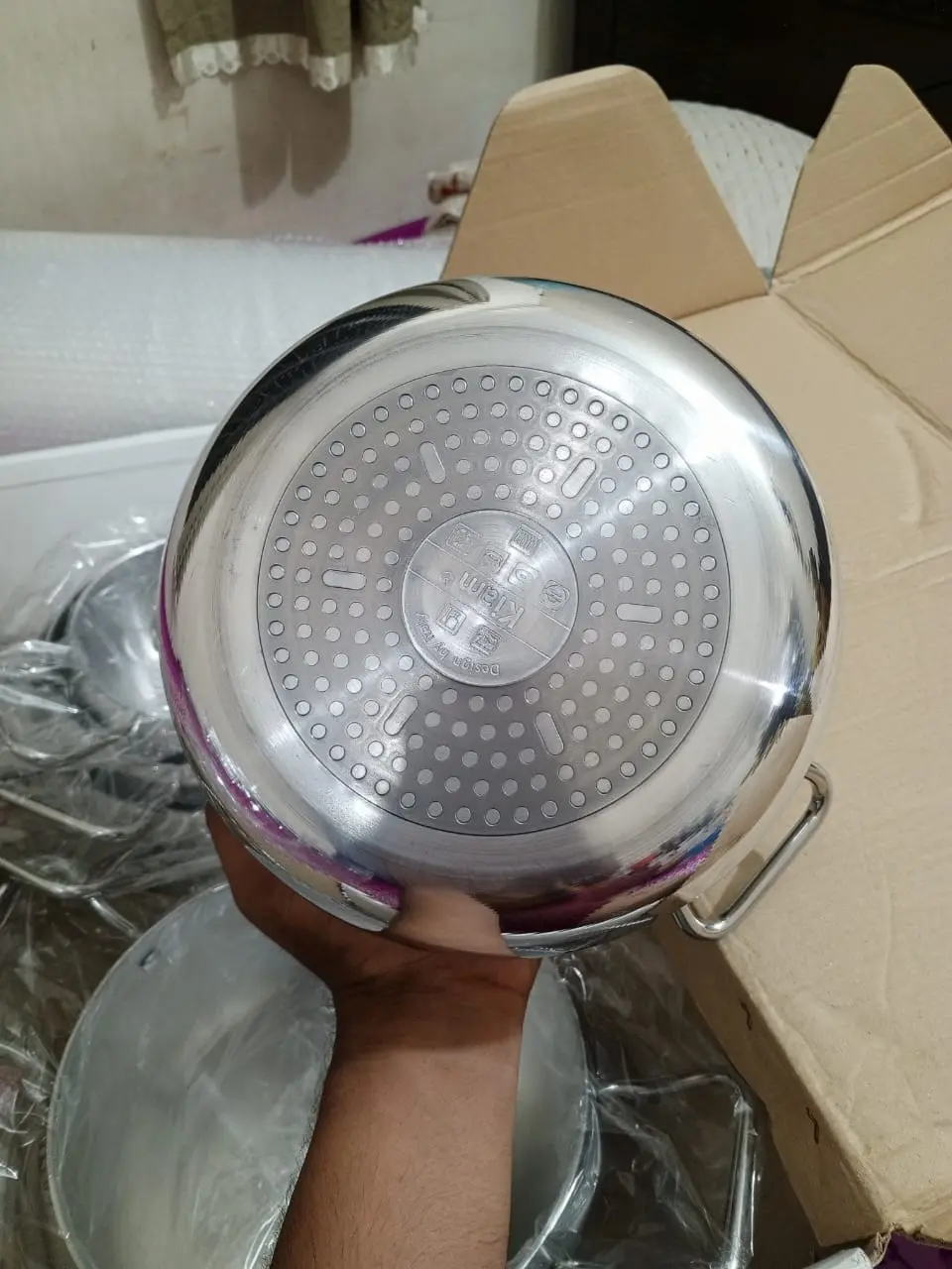 Picture of Belly Shape Saucepan Cook Wear Set 16 cm Saucepan, 18 Cm Saucepan, 20 Cm Saucepan, 24 Cm Saucepan, 26 Cm saucepan.( Induction buttom)