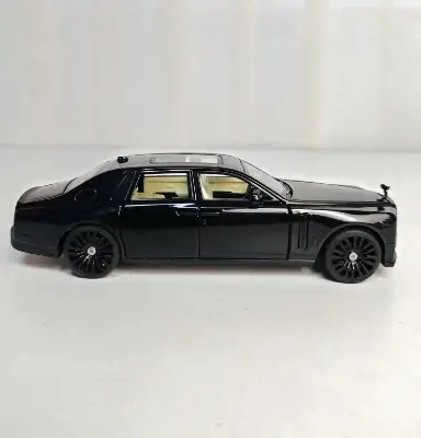 Picture of 1:32 Toyota Crown Diecasts Alloy Car Toy Vehicles Metal Car 6 Doors Open Model Car Sound Light Toys For Gift