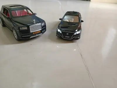 Picture of 1:32 Toyota Crown Diecasts Alloy Car Toy Vehicles Metal Car 6 Doors Open Model Car Sound Light Toys For Gift