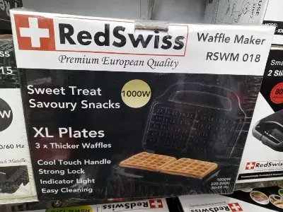 Picture of RedSwiss 3 In 1 Sandwich Maker RSWM-018 with Sandwich Plate, Grill Plate & Waffle Plate(Black)