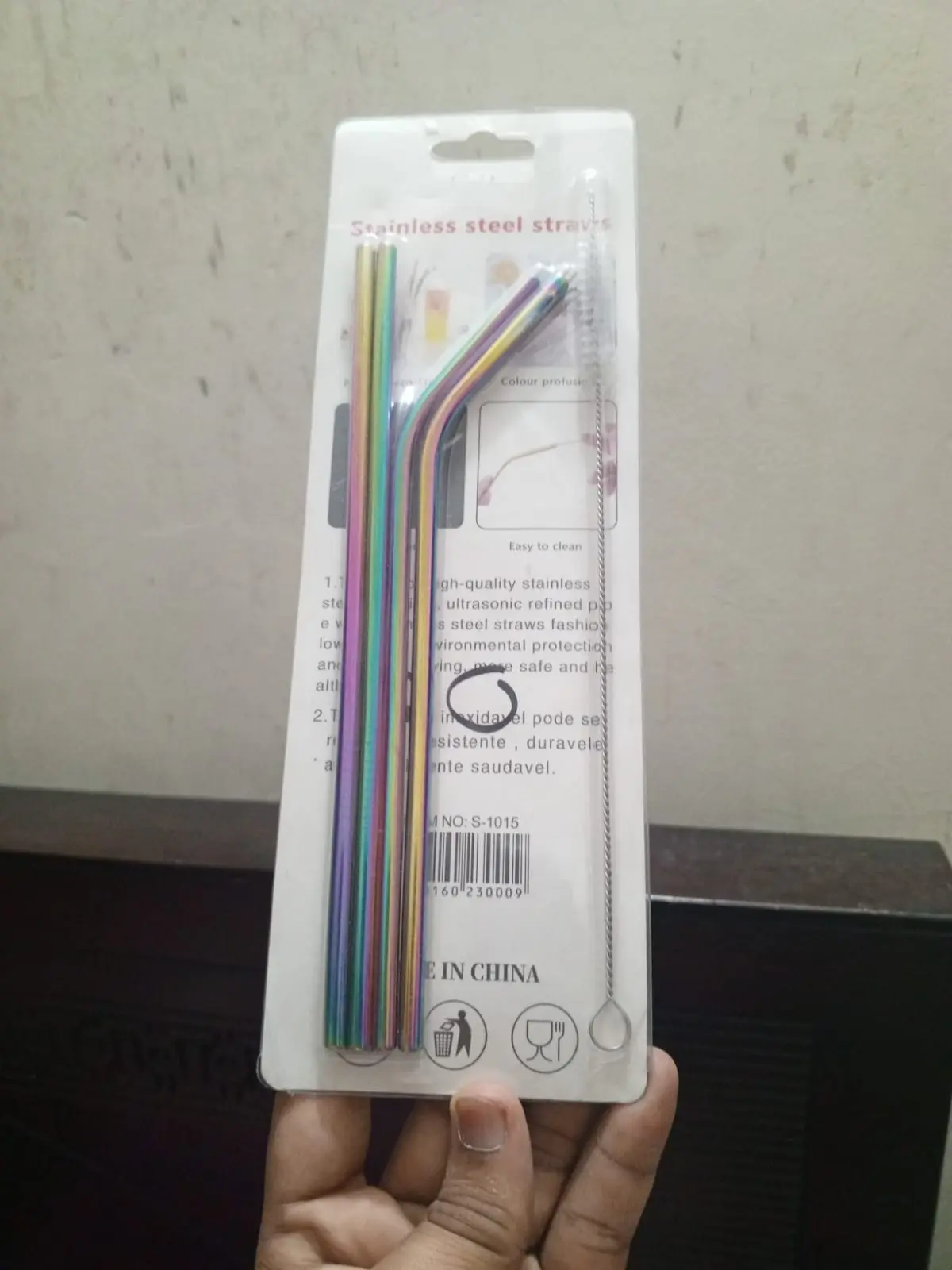 Picture of set of stainless-steel reusable drinking straws.