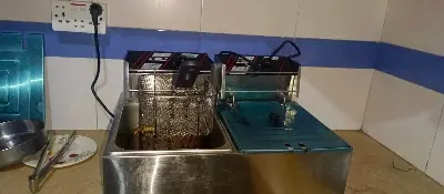 Picture of Commercial grade electric deep fryer.(Black)