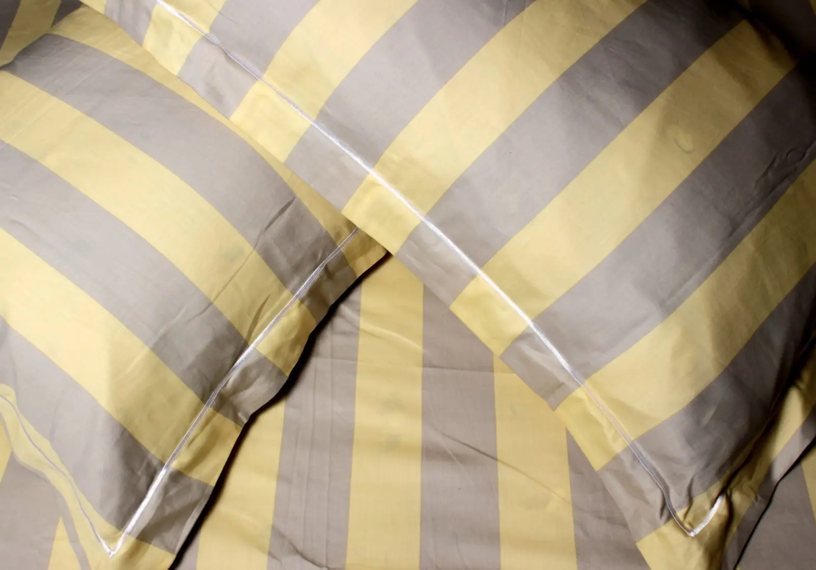 Picture of 100% Premium Potton Bedsheet Set (Includes 1 Bedsheet and 2 Pillow Covers)