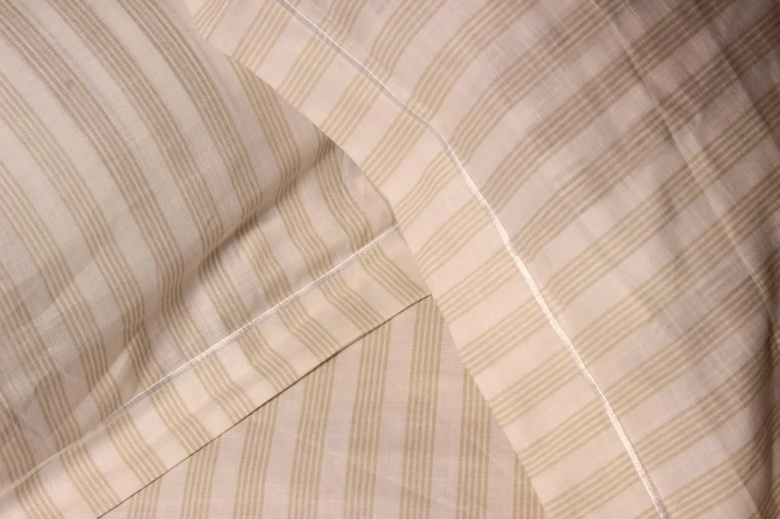 Picture of 100% Premium Potton Bedsheet Set (Includes 1 Bedsheet and 2 Pillow Covers)