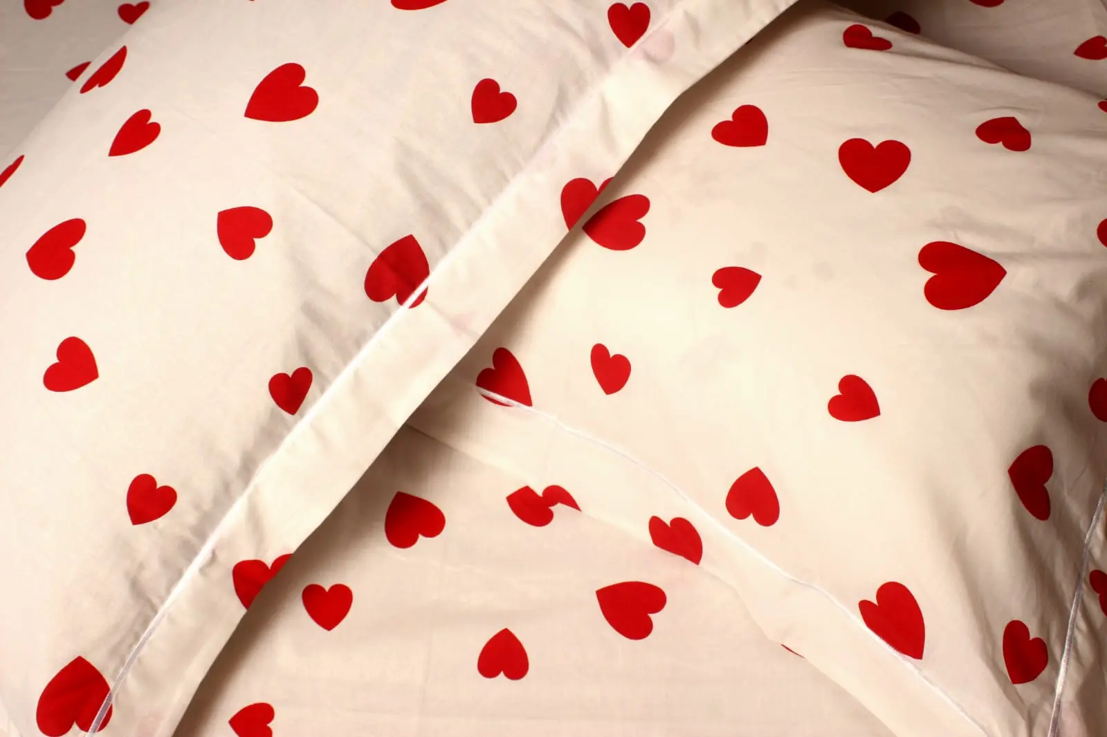 Picture of 100% Premium Cotton Bedsheet Set (Includes 1 Bedsheet and  4 Pcs Pillow Covers)