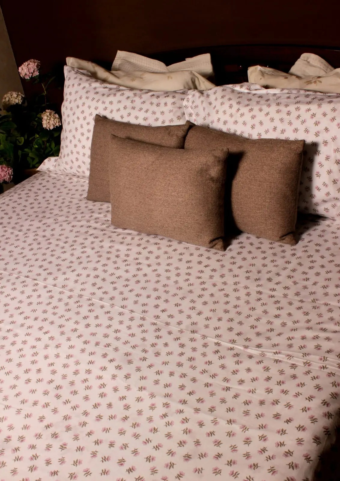 Picture of 100% Premium Potton Bedsheet Set (Includes 1 Bedsheet and 2 Pillow Covers)