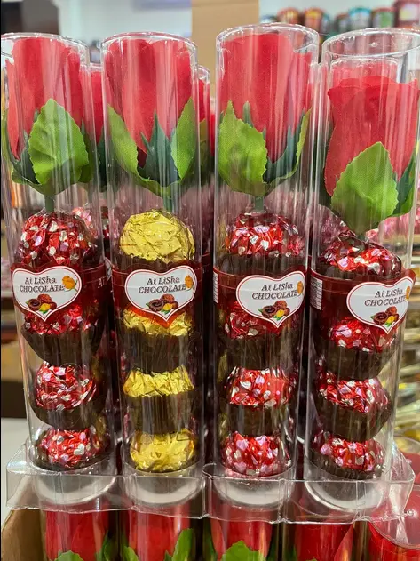 Picture of ailisha gift ideas chocolates rose pack 2