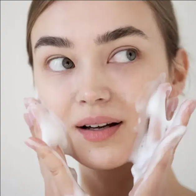 Picture of Neutrogena Clear And Defend Facial Scrub-150ml