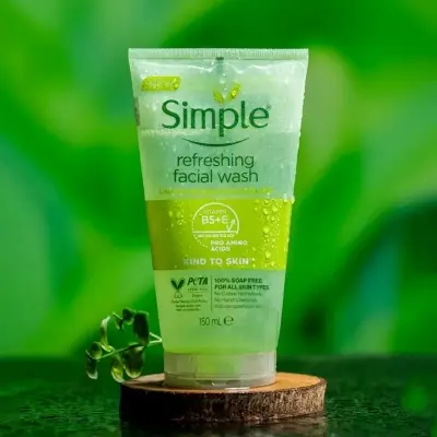 Picture of Simple Kind to Skin Refreshing Facial Wash Gel 150ml