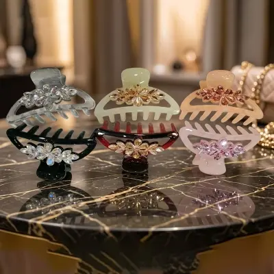 Picture of Super Quality Multicolour stylish Hair Clutcher for girls and women, Kakra, 1pcs