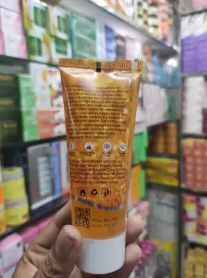 Picture of Premium Saffron Face Wash - Gold
