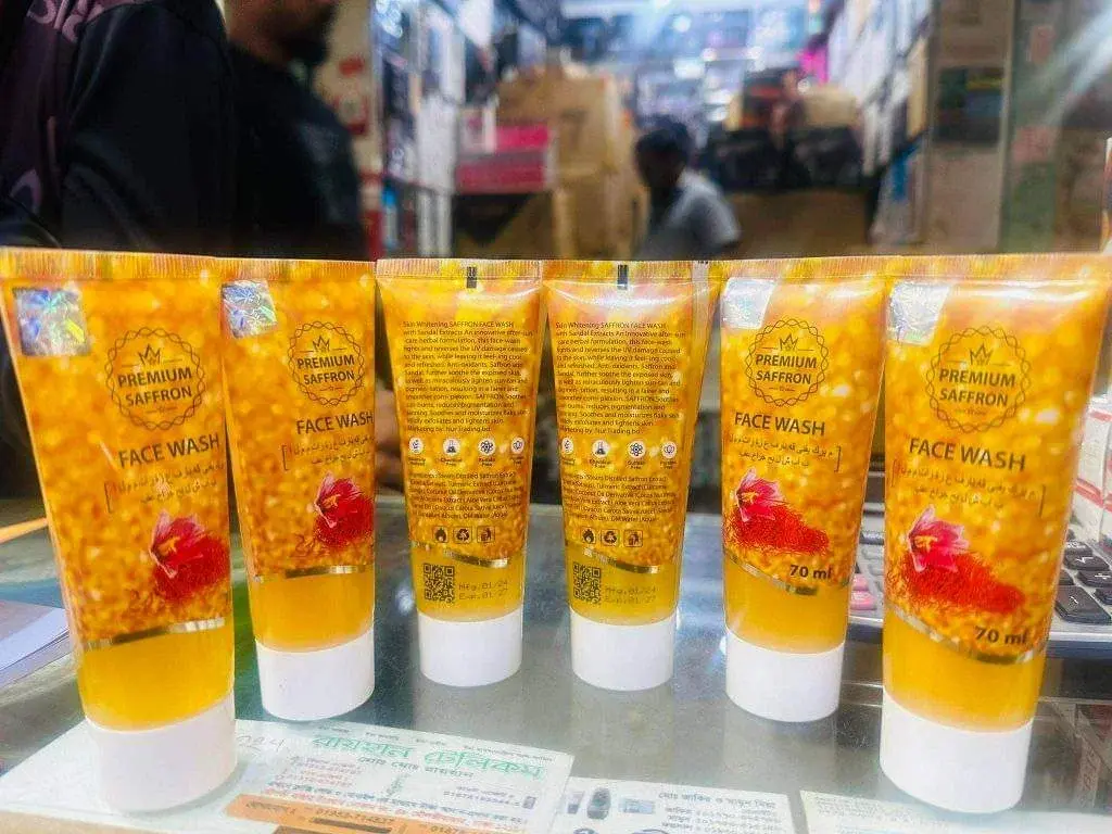 Picture of Premium Saffron Face Wash - Gold