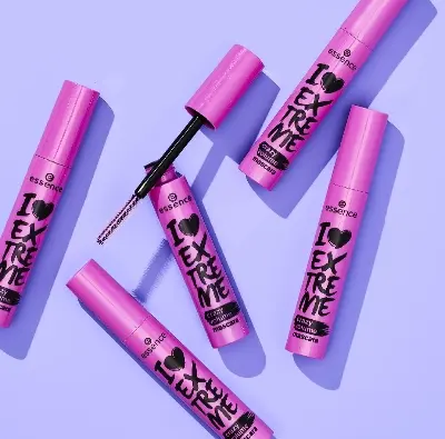 Picture of Essence I Love Extre-me Crarzy Volume Mascara