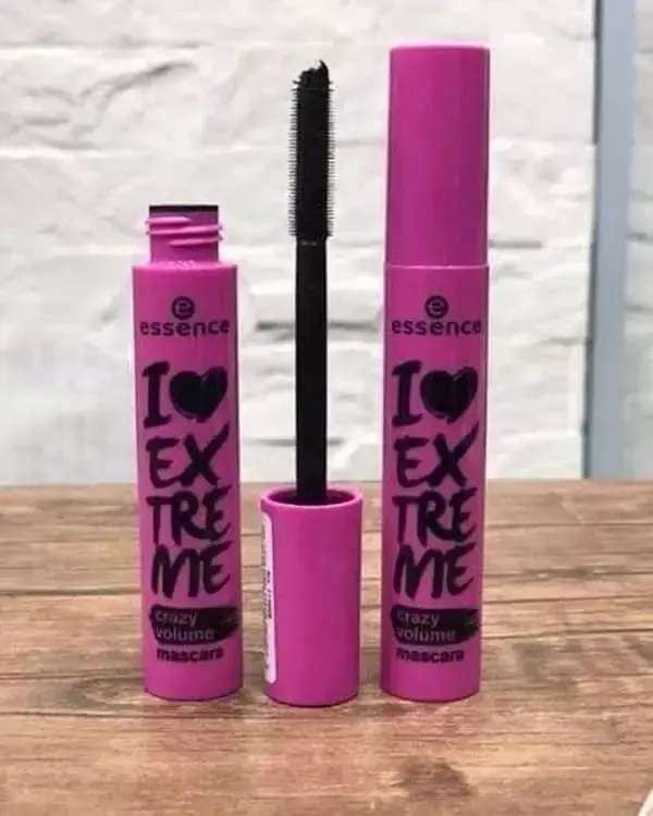Picture of Essence I Love Extre-me Crarzy Volume Mascara