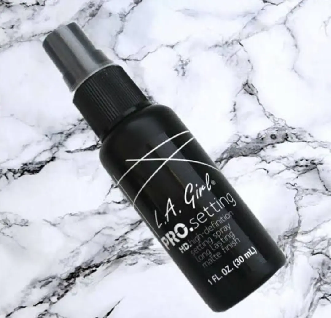 Picture of L.A Girl Pro Makeup Setting Spray 24hr long lasting- 60ml