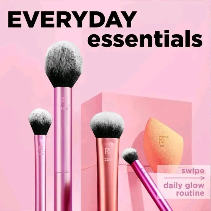 Picture of Real Techniques Everyday Essential Makeup Brush Set - Makeup Brush Set - Makeup Brush & Makeup Sponge Set - Multicolor