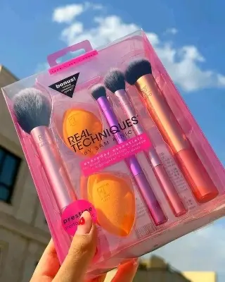 Picture of Real Techniques Everyday Essential Makeup Brush Set - Makeup Brush Set - Makeup Brush & Makeup Sponge Set - Multicolor