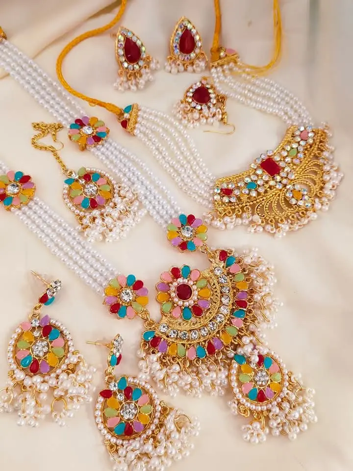 Picture of Indian Necklace Set New Collection High Quality Gold Plated Necklace Set for Women Choker Set(Earrings,Tikli,choker,shita har) - Multicolor