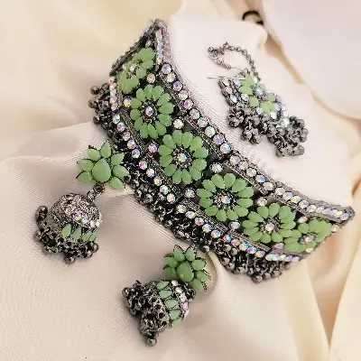 Picture of Indian Necklace Set New Collection High Quality Gold Plated Necklace Set for Women Choker Set(Choker,Earrings,Tikli)