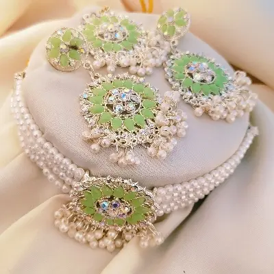 Picture of Indian Necklace Set New Collection High Quality Gold Plated Necklace Set for Women Choker Set(Choker,Earrings,Tikli)