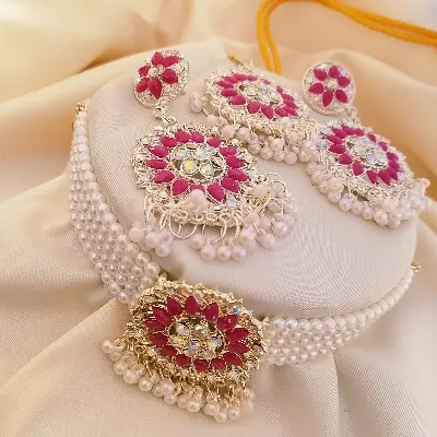 Picture of Indian Necklace Set New Collection High Quality Gold Plated Necklace Set for Women Choker Set(Choker,Earrings,Tikli)