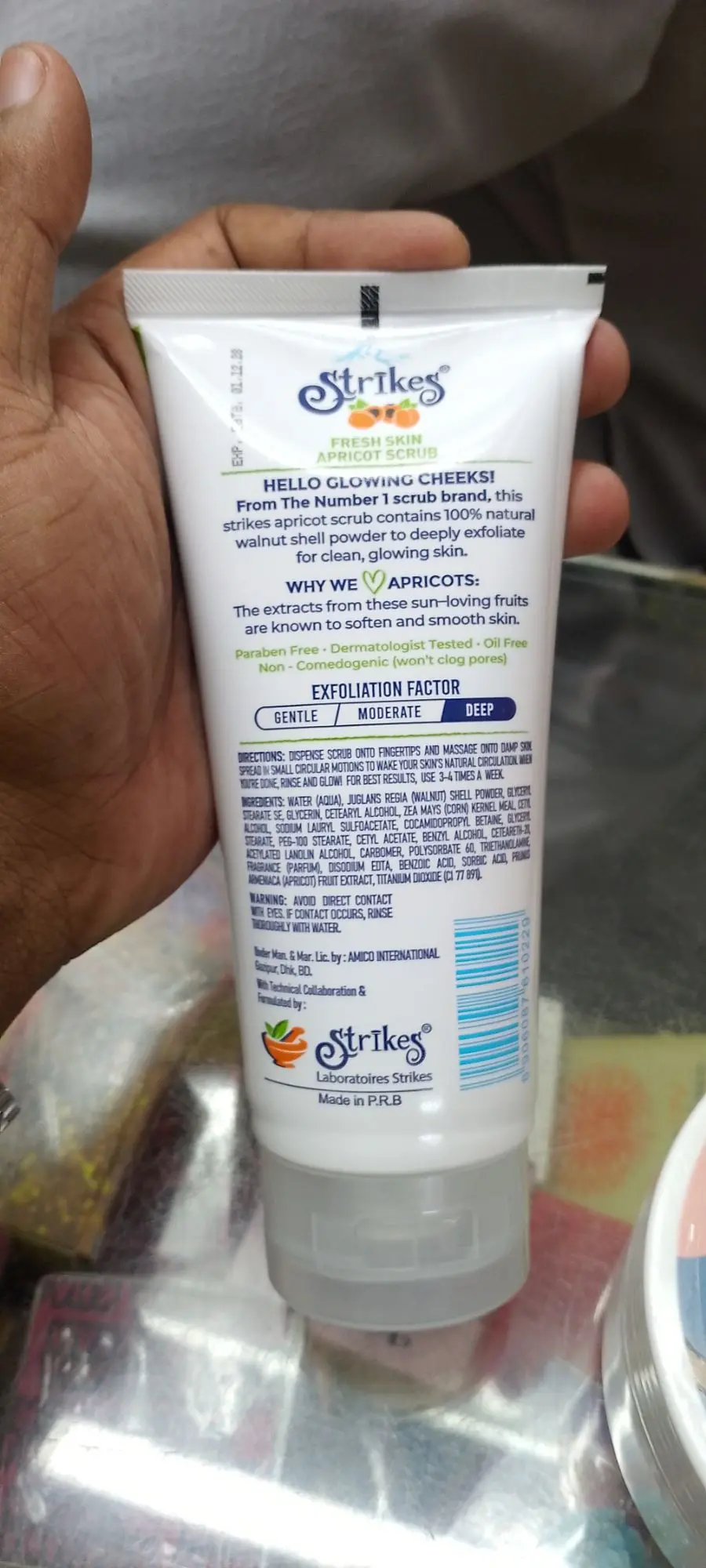 Picture of Strikes blackhead clearing scrub & Strikes Fresh
Skin Apricot Scrub