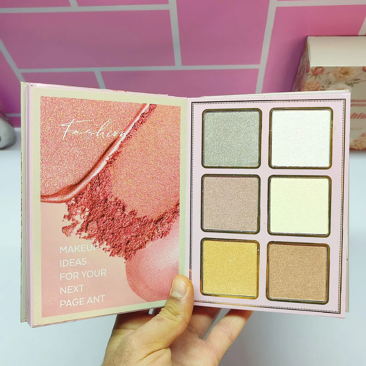 Picture of IGOODCO Fashion All in One Makeup Pallet Eyeshadow Palette Blusher Pallet Highlighter Pallet