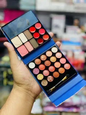 Picture of Miss Ayman Mini Makeup Kit