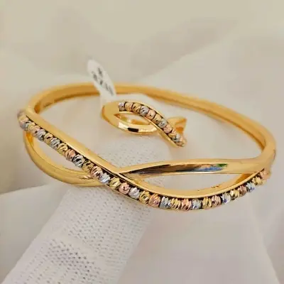 Picture of Original Gold Plated Xuping Brand Stylish Fashionable 3 tone Bracelet and Finger Ring Set for Womens & Girls