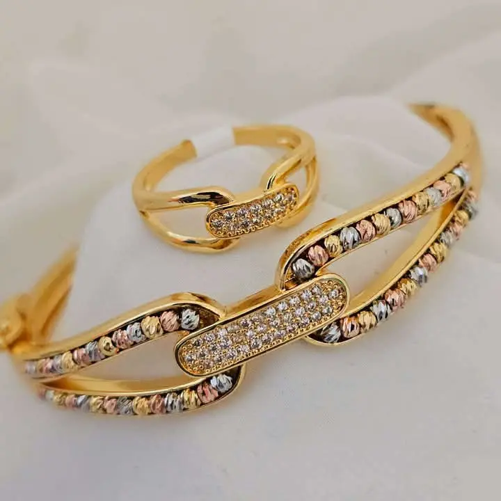 Picture of Original Gold Plated Xuping Brand Stylish Fashionable 3 tone Bracelet and Finger Ring Set for Womens & Girls
