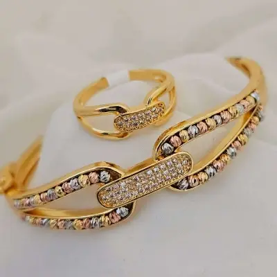 Picture of Original Gold Plated Xuping Brand Stylish Fashionable 3 tone Bracelet and Finger Ring Set for Womens & Girls