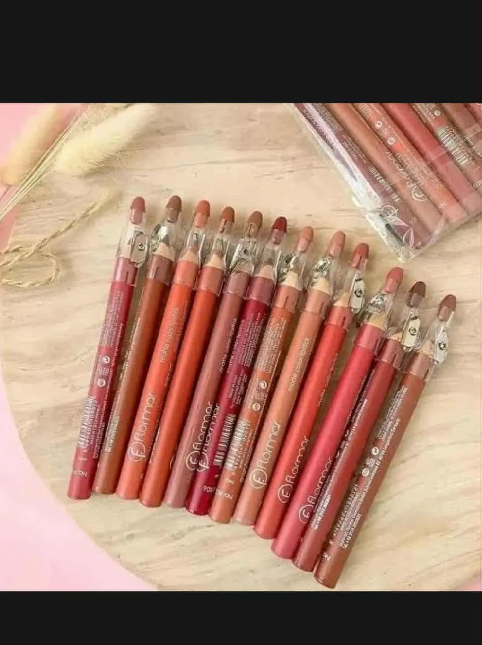 Picture of 𝐅𝐥𝐨𝐫𝐦𝐚𝐫 𝐋𝐢𝐩𝐬𝐭𝐢𝐜𝐤 𝐒𝐞𝐭 (𝟏𝟐𝐩𝐜𝐬)