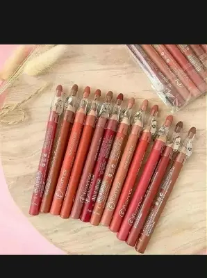 Picture of 𝐅𝐥𝐨𝐫𝐦𝐚𝐫 𝐋𝐢𝐩𝐬𝐭𝐢𝐜𝐤 𝐒𝐞𝐭 (𝟏𝟐𝐩𝐜𝐬)