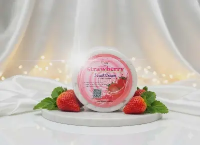Picture of Strawberry Whitening Scrub Cream - Pink