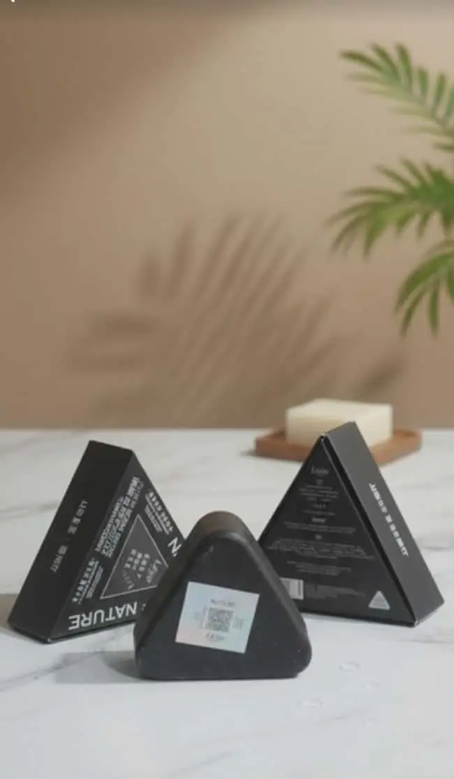 Picture of Nature Shampoo Bar for Soft Silky Shiny Smooth Dandruff free long hair - Black