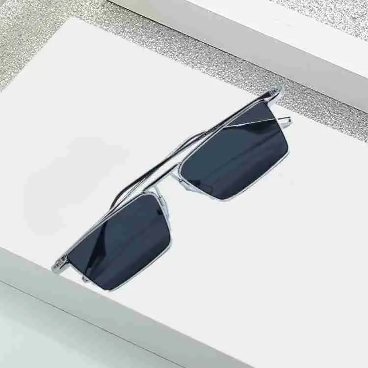 Picture of New Trending Sliver Color stylish sunglasses For Man New fashionable luxury Sunglasses For Man