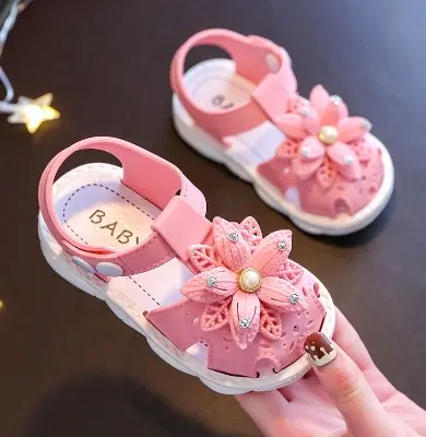 Picture of Sweet Princess Sandals 2024 New Summer Kids Fashion Covered Toes Soft Girl Pink Flower Children Snap Button Flat Casual Non-slip